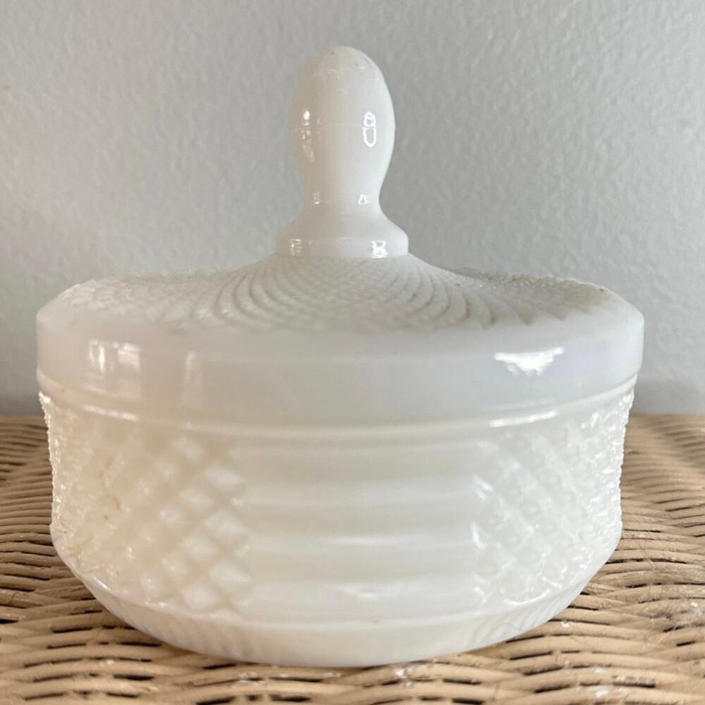 Vintage Westmoreland English Hobnail milk glass Vanity Powder Candy Trinket